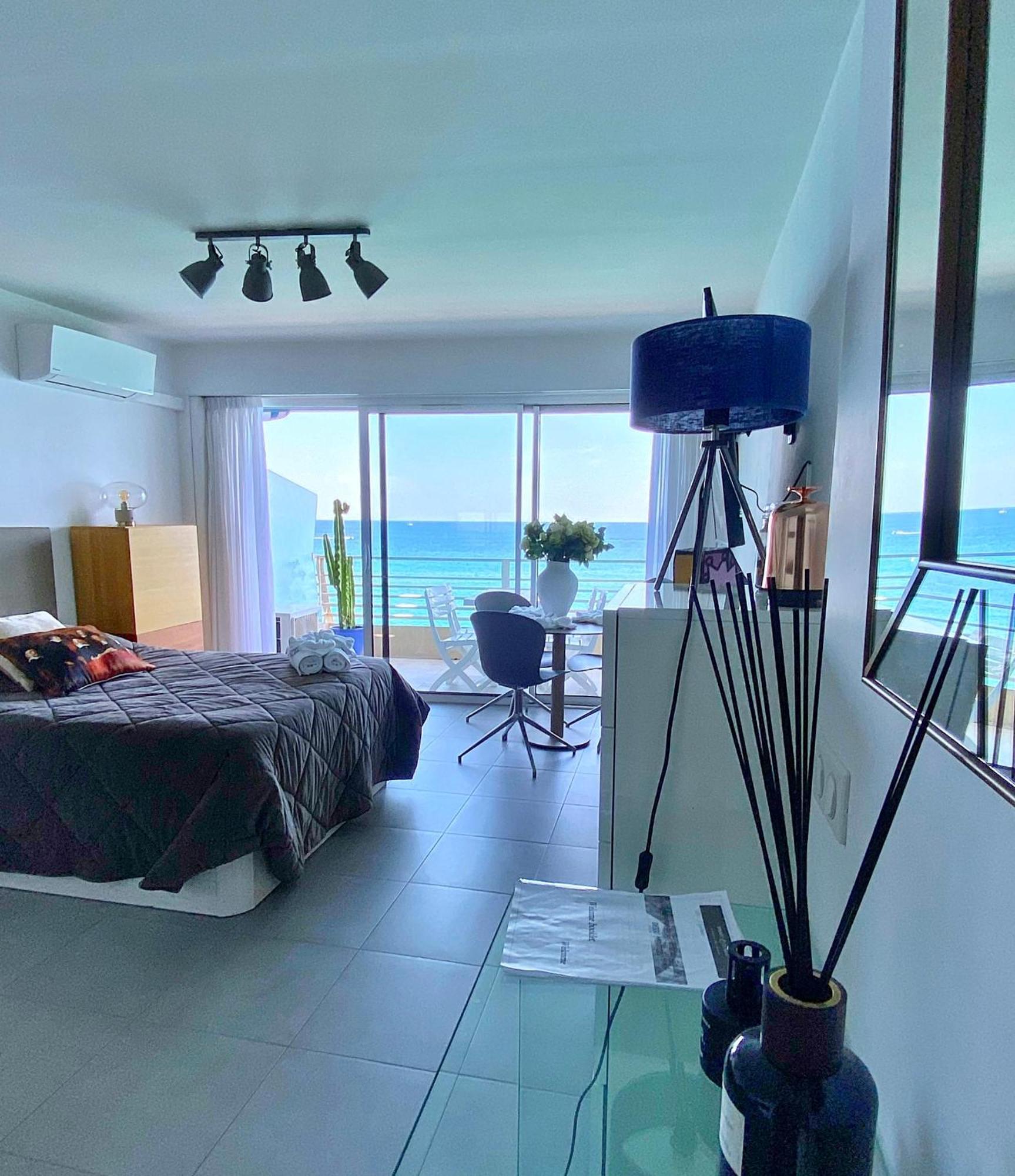 Appartement Sea View Studio, Huge Terrace On The 4Th Floor à Menton Extérieur photo